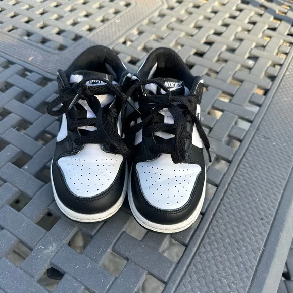 Nike Kids Black and White Sneakers - Picture 3 of 4